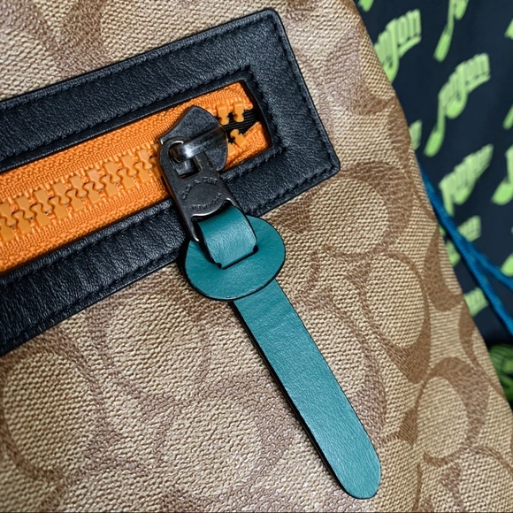 Coach Terrain Drawstring, Signature Coated Canvas - Picture 4 of 6